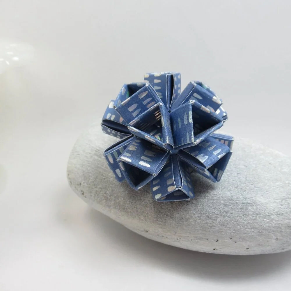Geometric Origami Brooch - Picture 10 of 10